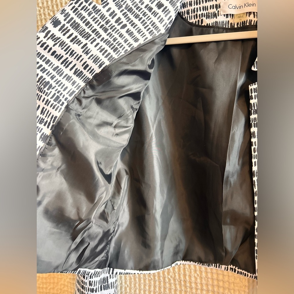 Calvin Klein Monochrome Women's Blazer - Picture 6 of 8